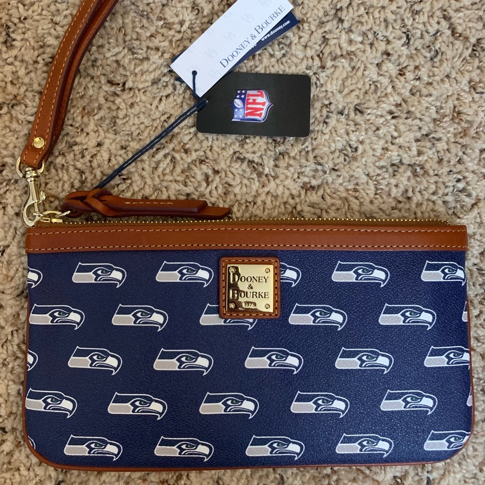 NWT Large ZIP Wristlet